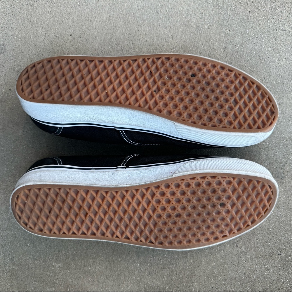 Vans - Picture 3 of 3